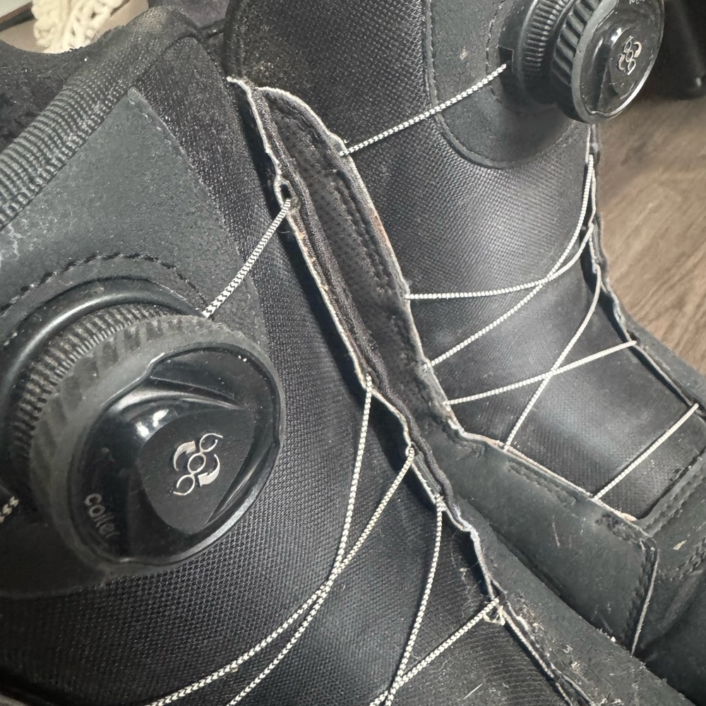 BURTON Men’s 9.5  Snowboard Boots with Boa Closure - Picture 5 of 5